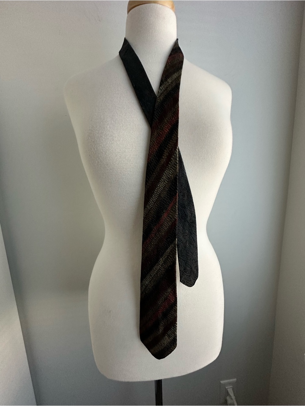 Vintage NOS/Deadstock Ru Print Men Tie